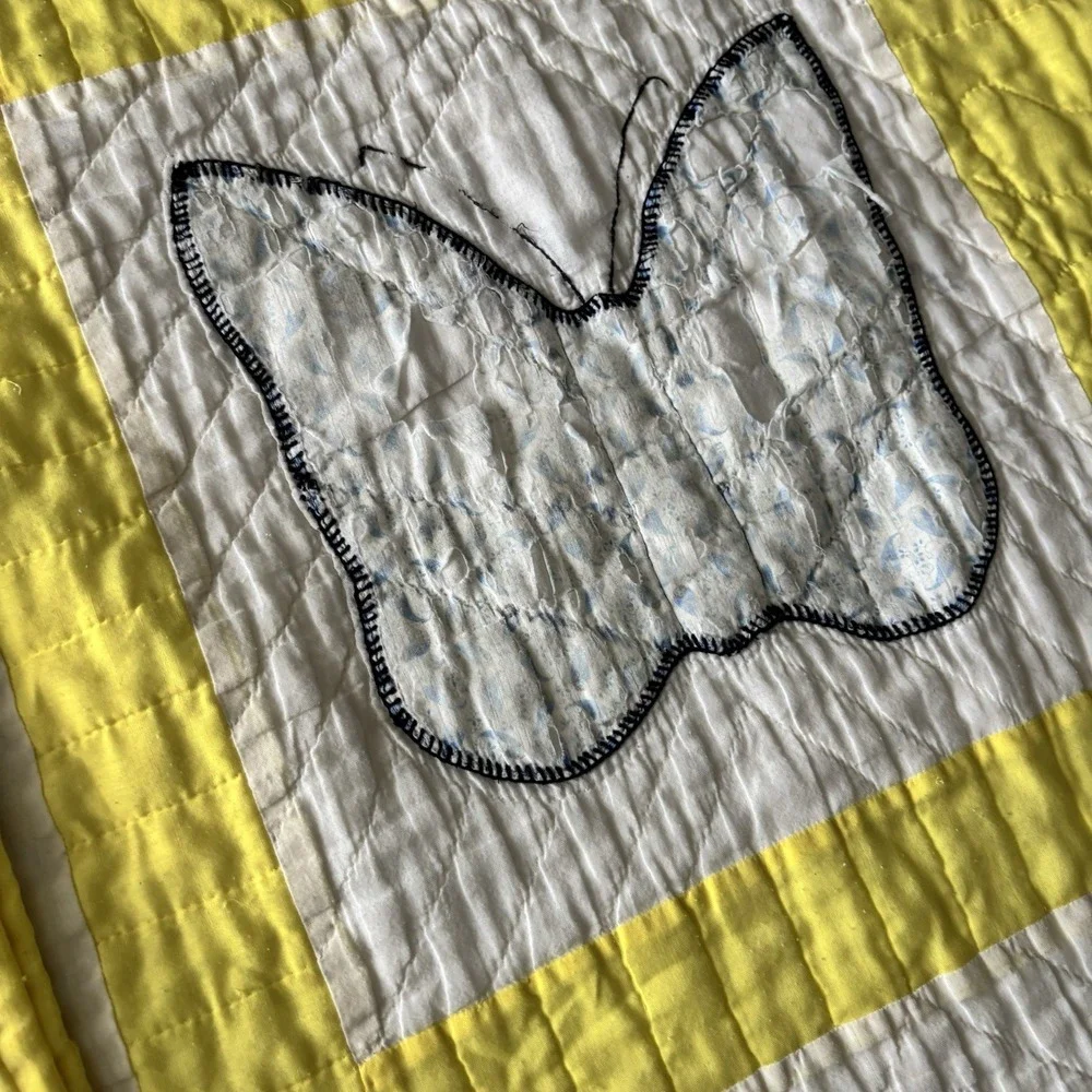 VTG Handmade Quilt Butterfly Appliqué 96 X 70‎ Light Yellow Frame - READ